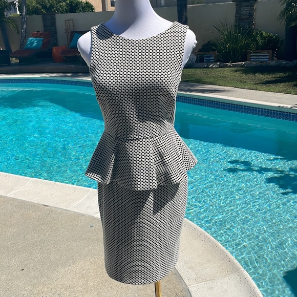 Source Unknown Dresses & Skirts - Sleeveless, peplum dress, black and white,oval-checkered fabric | Size 4